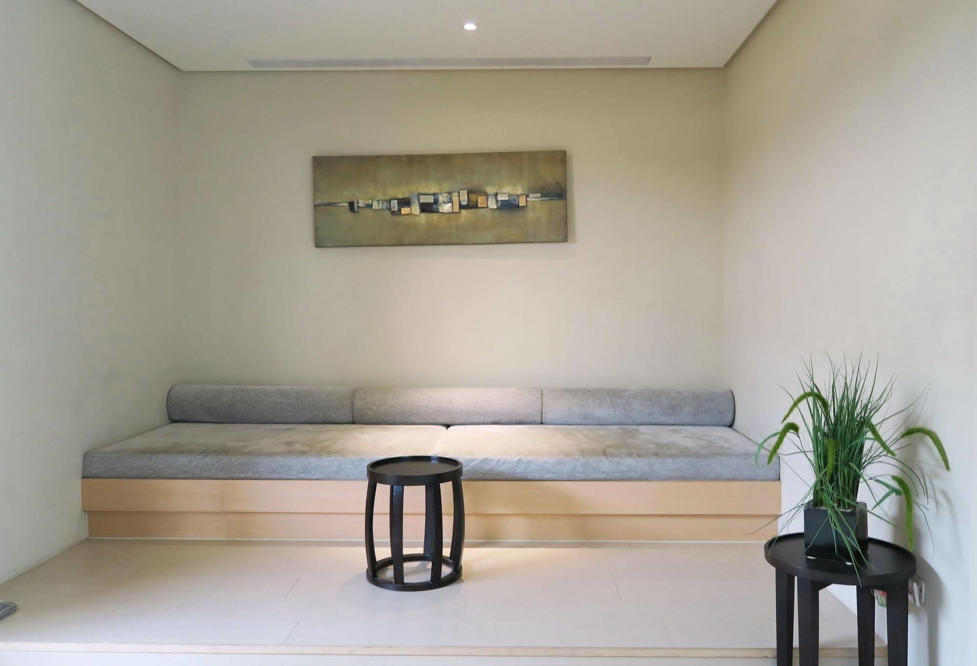 Herz Motel Taichung Exterior photo